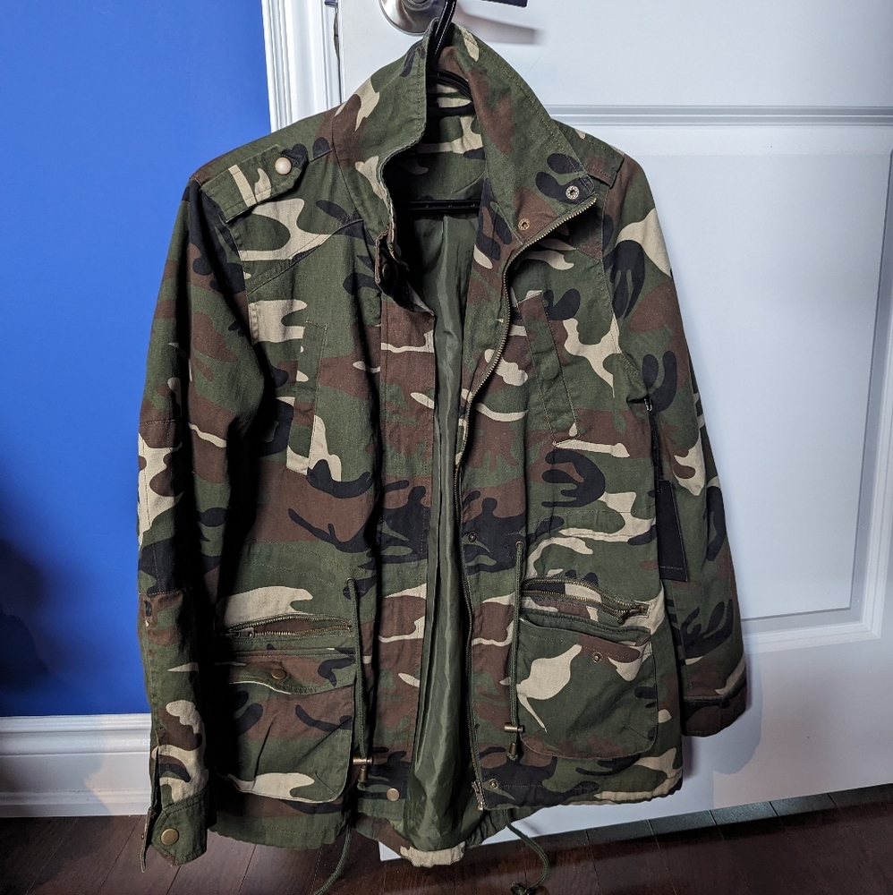 Forever 21 Camouflage Cargo Jacket Medium